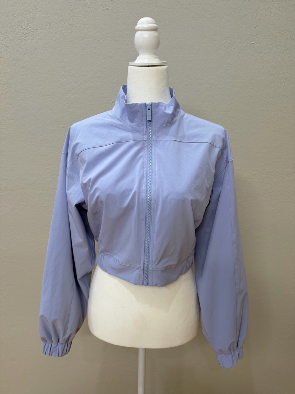 ALO Yoga Clubhouse Jacket Light Provence Blue Cropped Full Zip S NWOT - Picture 5 of 6